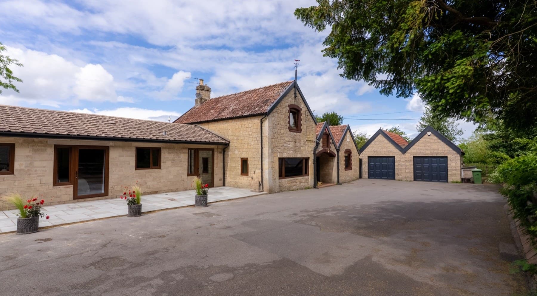 The courtyard and private driveway at The Old Stables